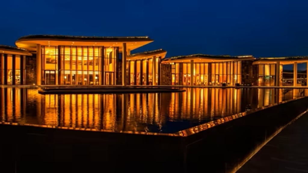 British-businessman-buys-11000-sq-ft-first-floor-apartment-in-dlfs-camellias-for-100-crore-1024x576