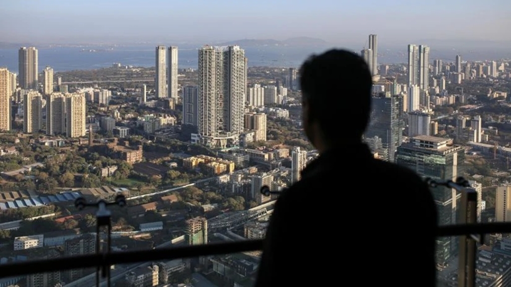 Noida-gurugram-far-relaxation-will-more-supply-hurt-flat-investors-1024x576